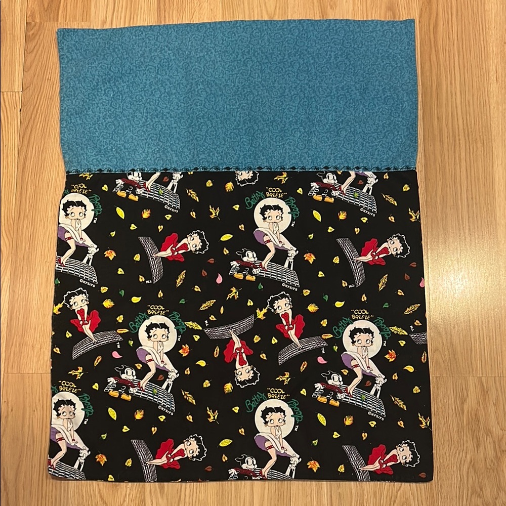 Betty Boop Themed Pillowcase (Single)